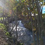 De La Pierre Plate *