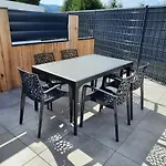 De La Pierre Plate *