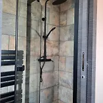 De La Pierre Plate Ле-Тийо